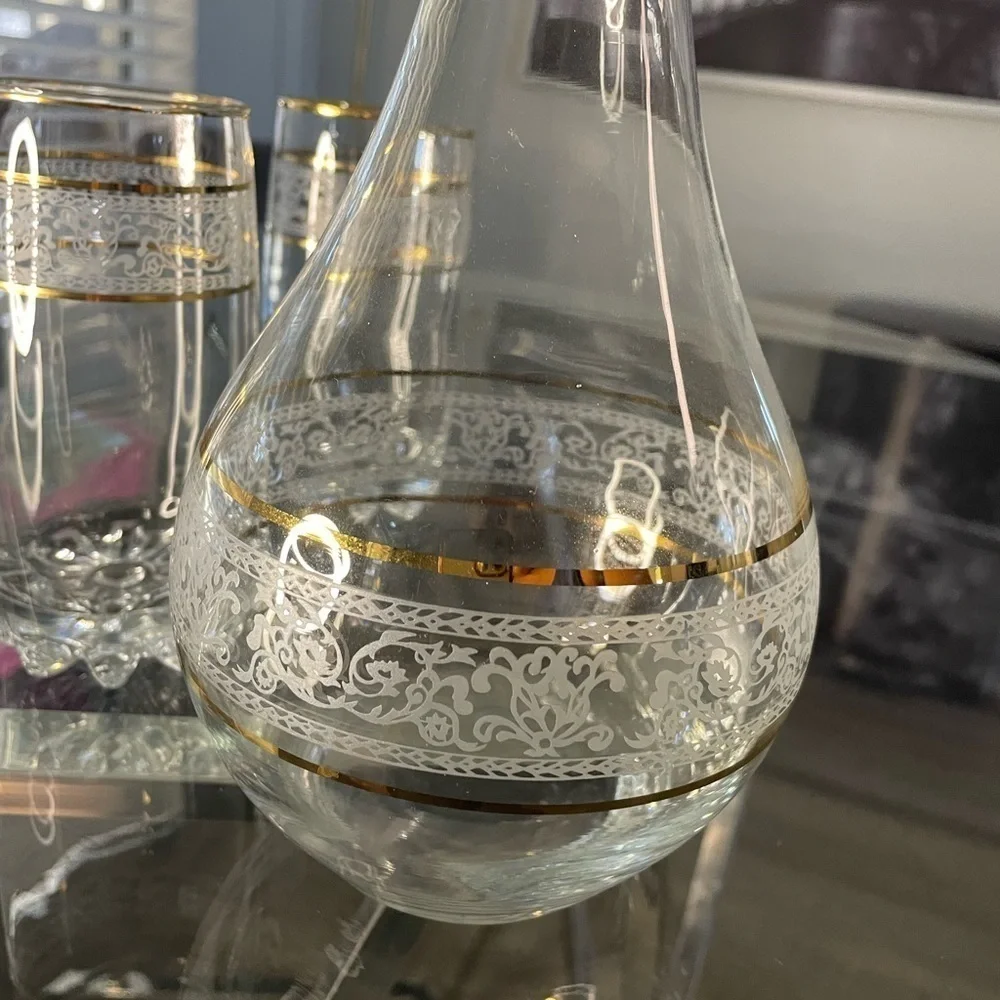 Vintage Decanter and 2 Glasses